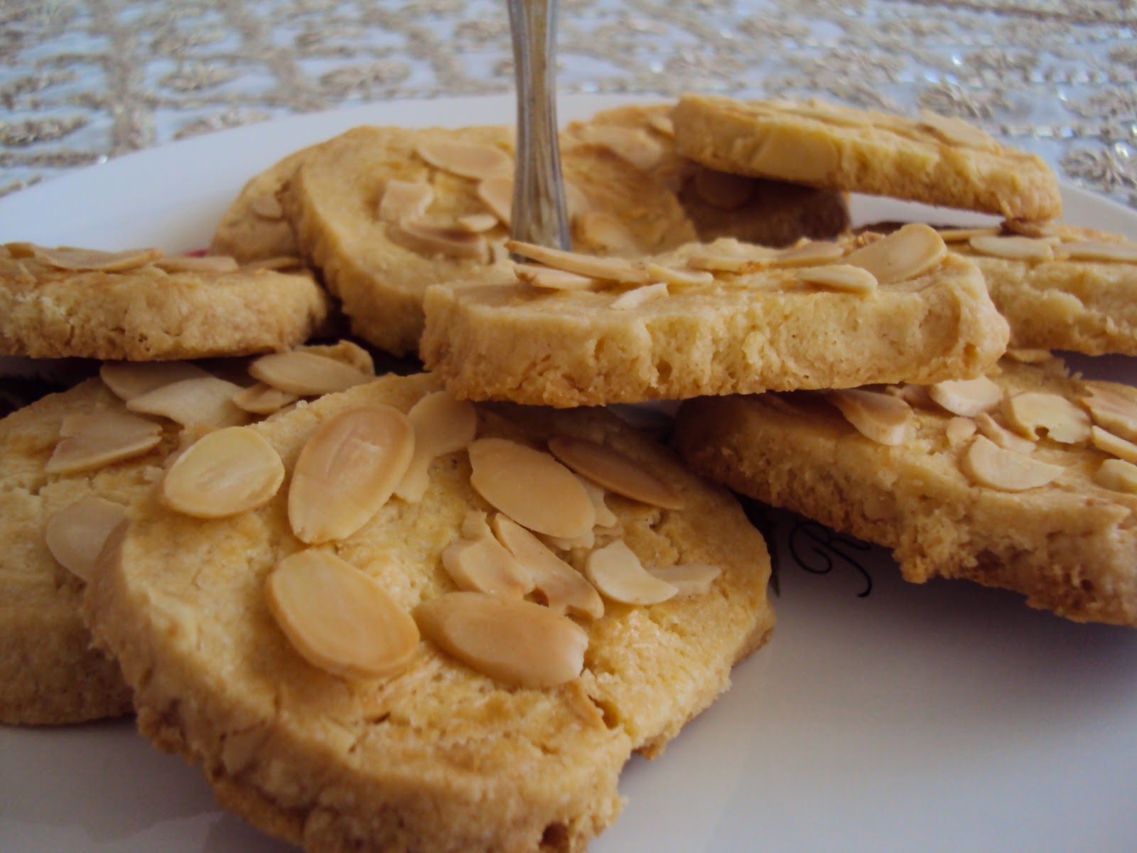 Labne Peynirli Kurabiye Misketlimonu