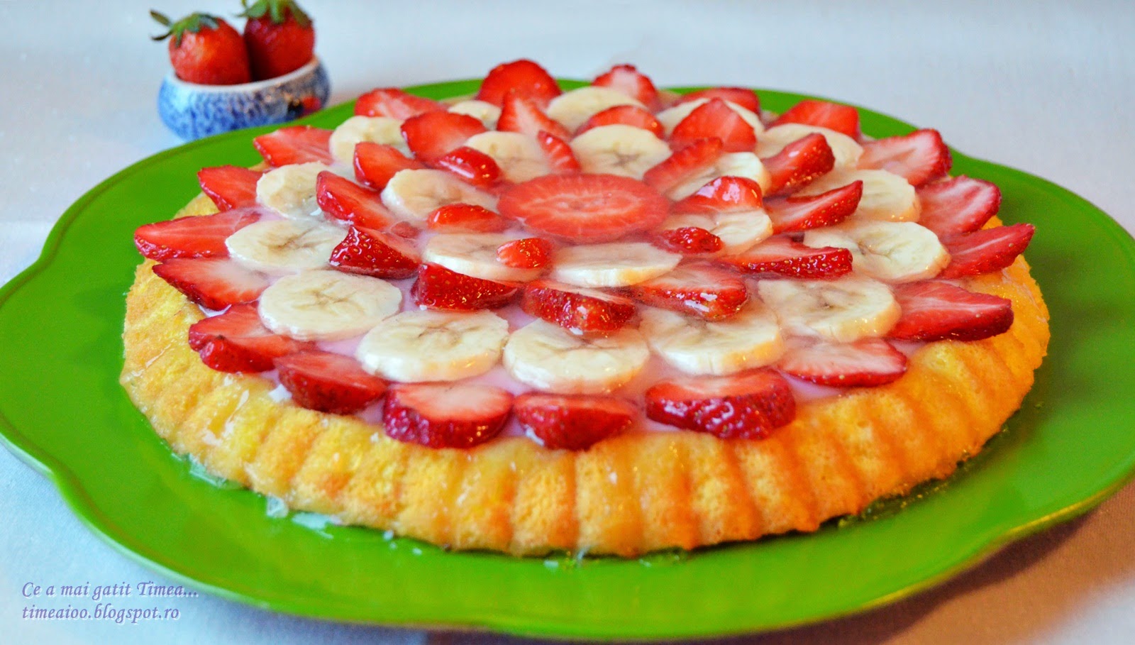 Tarta cu budinca si fructe