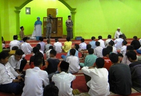 Pengertian Pengendalian Sosial Beserta Tujuan Dan Contohnya