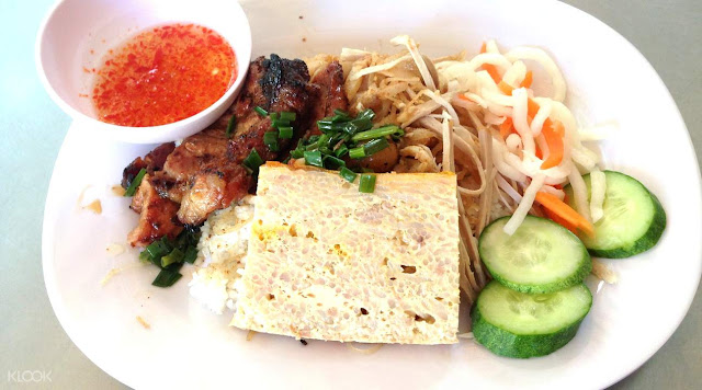 Best Food and Must Eats in Vietnam