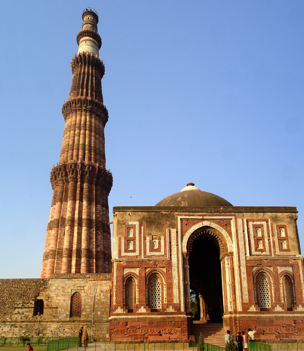 World Beautifull Places: Qutub Minar India