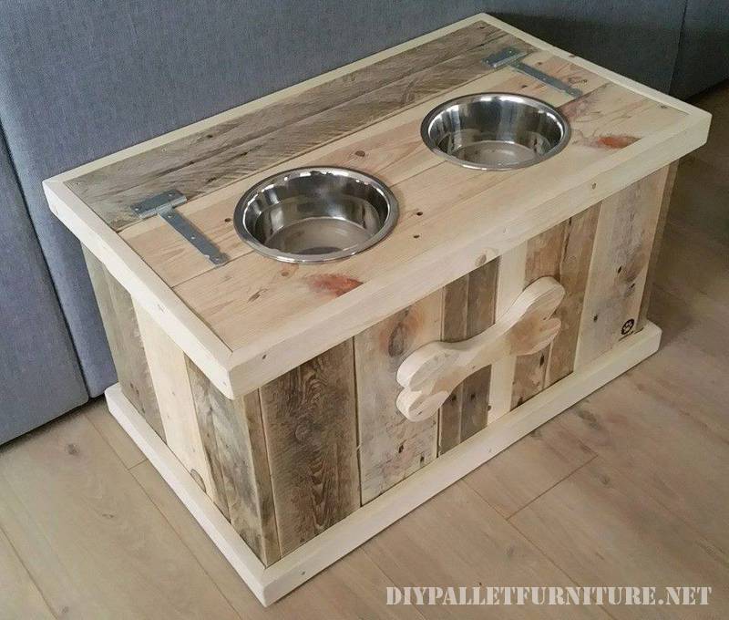 Mueblesdepalets.net: comedor y bebedor para perros de palets