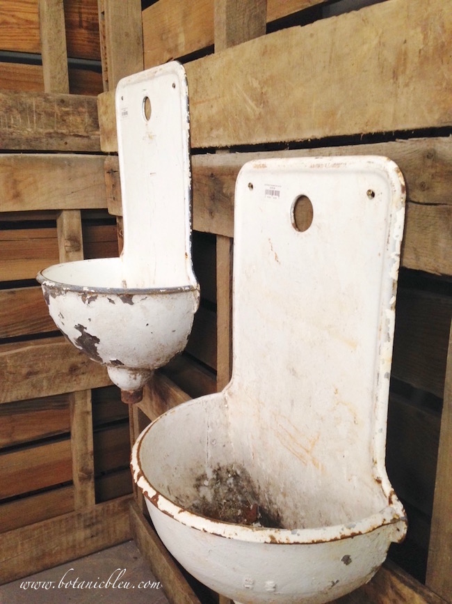 french-vintage-lavabo-metal-sink