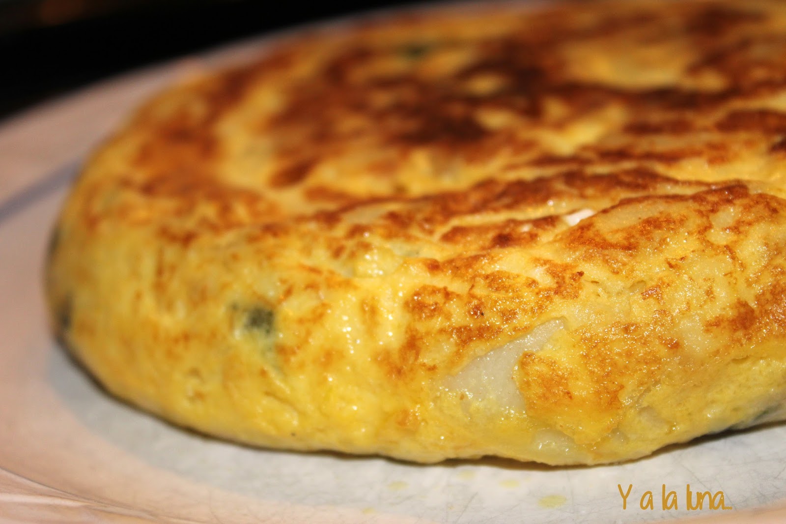 Y a la luna se le ve ve el ombligo... Tortilla de Patatas y Bacalao