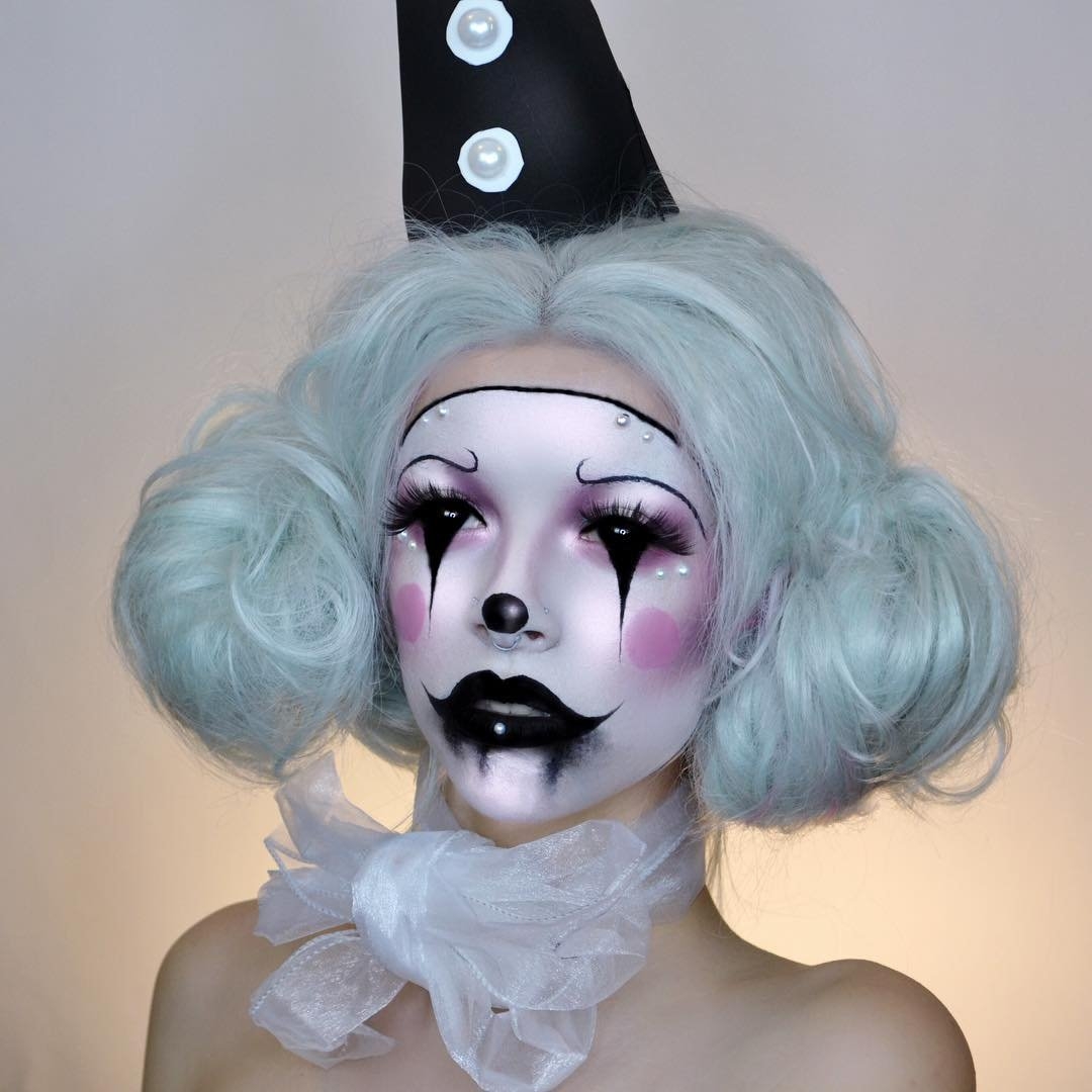 10-Vintage-Clown-Kimberley-Margarita-Makeup-Effects-that-Transform-the-Artist-www-designstack-co