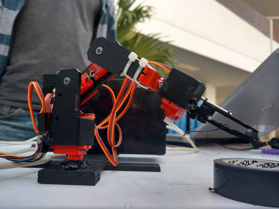 Micro Servo Robot PTP noviembre 2016