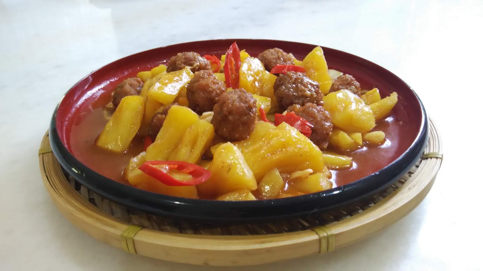 SWEET & SOUR MEATBALL WITH PINEAPPLE