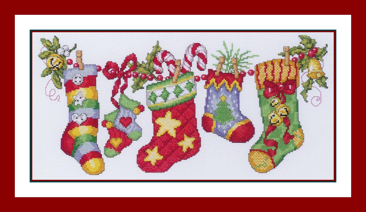 Схема вышивки носков. Рождественский сапожок 882 Риолис. Риолис новогодний сапожок. Носок новогодний вышивка. Вышивка крестом носки новогодние.