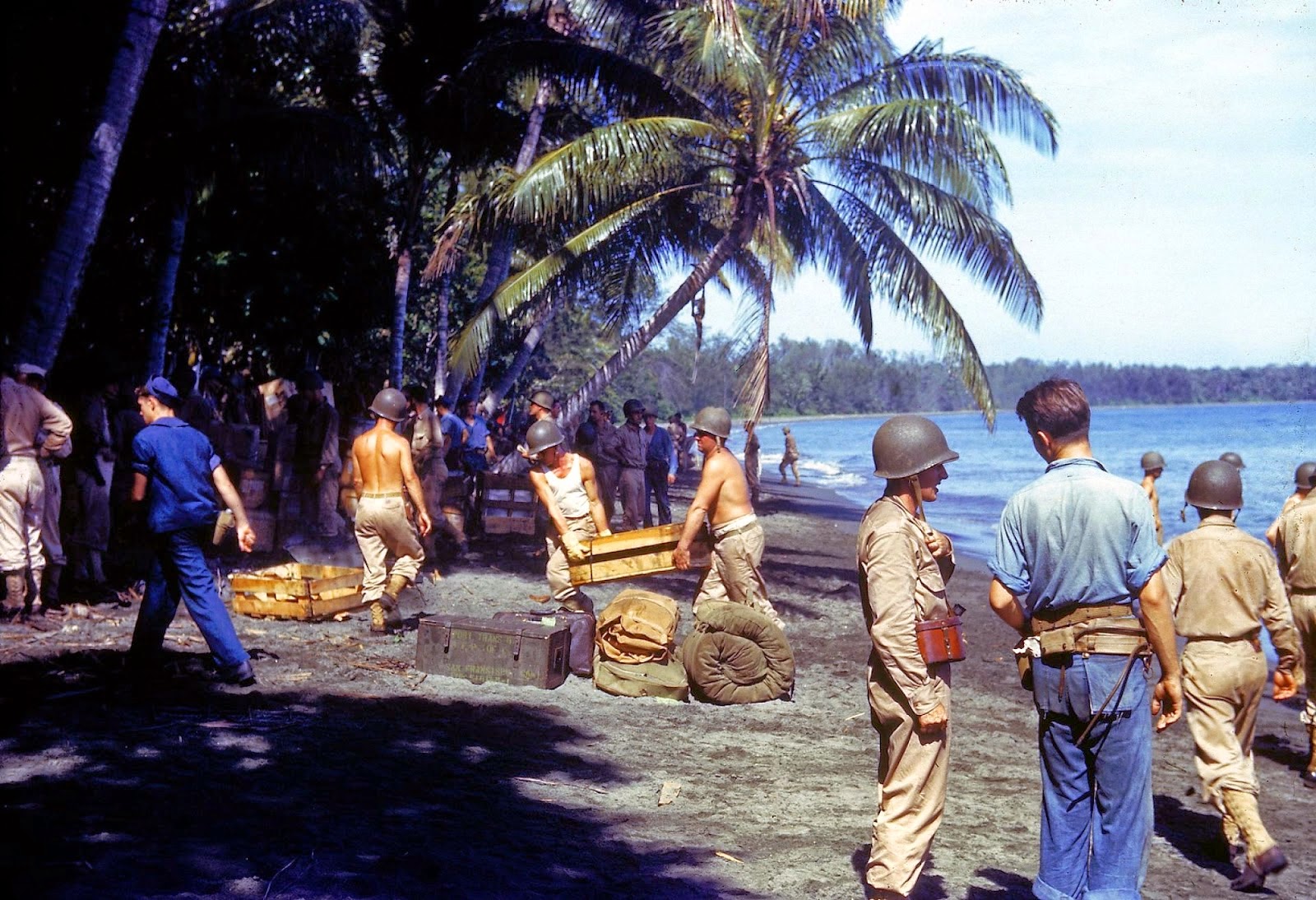 http://2.bp.blogspot.com/-k0DZQV3tpkA/VLaZtkSV42I/AAAAAAABOJo/ibpXNkuJfpU/s1600/Rare+Color+Photographs+from+World+War+II+(11).jpg