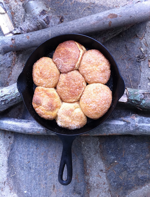 Monkey Bread | //homemaderecipes.com/bbq-grill/10-campfire-recipes/