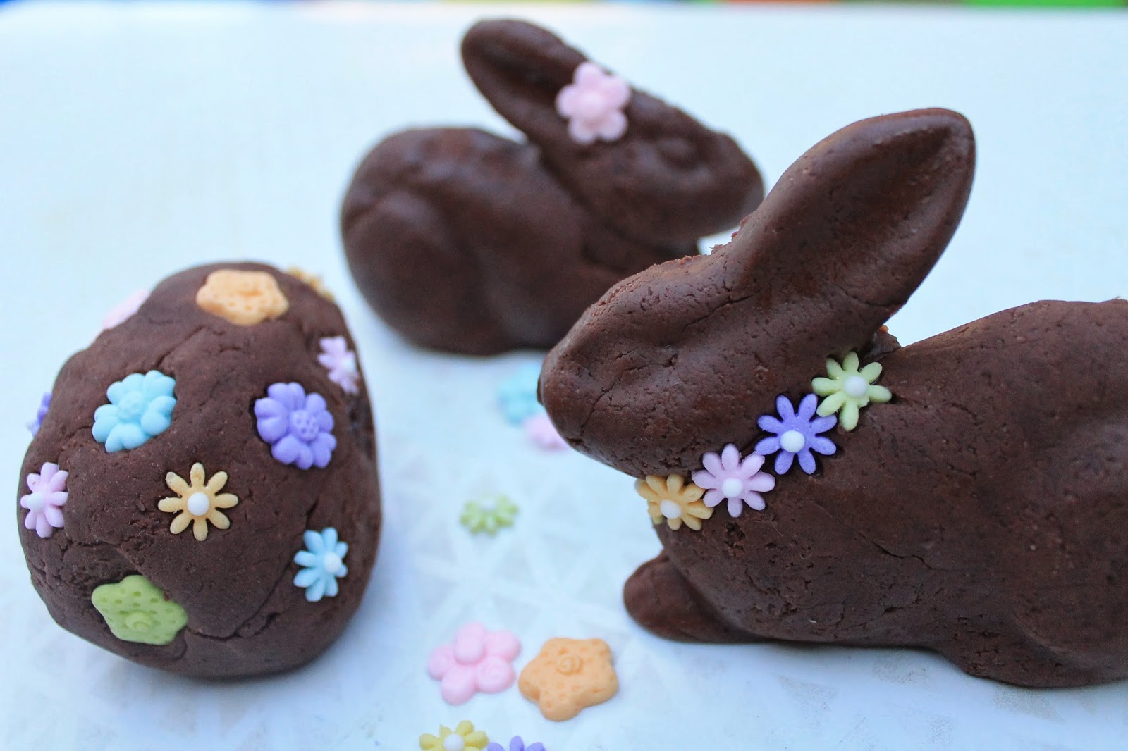 MakingMamaMagic: Chocolate playdough Easter Treats