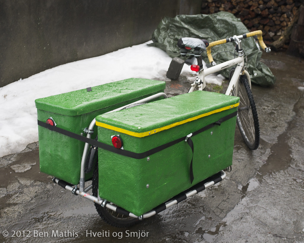 Hveiti og Smjör Bonus Fiberglass Bicycle Box Construction