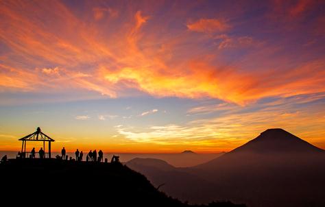  Indonesia akan berpetualang ke dieng untuk mengulas keindahan wisata alam di dieng yang s 10 Wisata Dieng Yang Menarik dan Wajib di Kunjungi