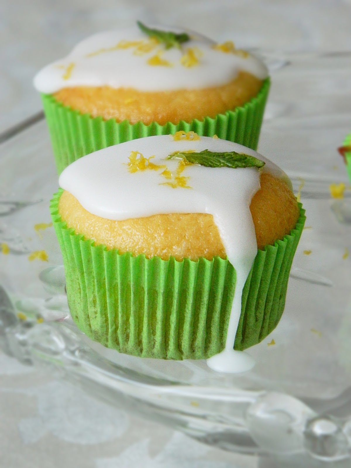 Dr Ola&amp;#39;s kitchen: Lemon-Yogurt Cupcakes with sugar glaze.(Zitronen ...
