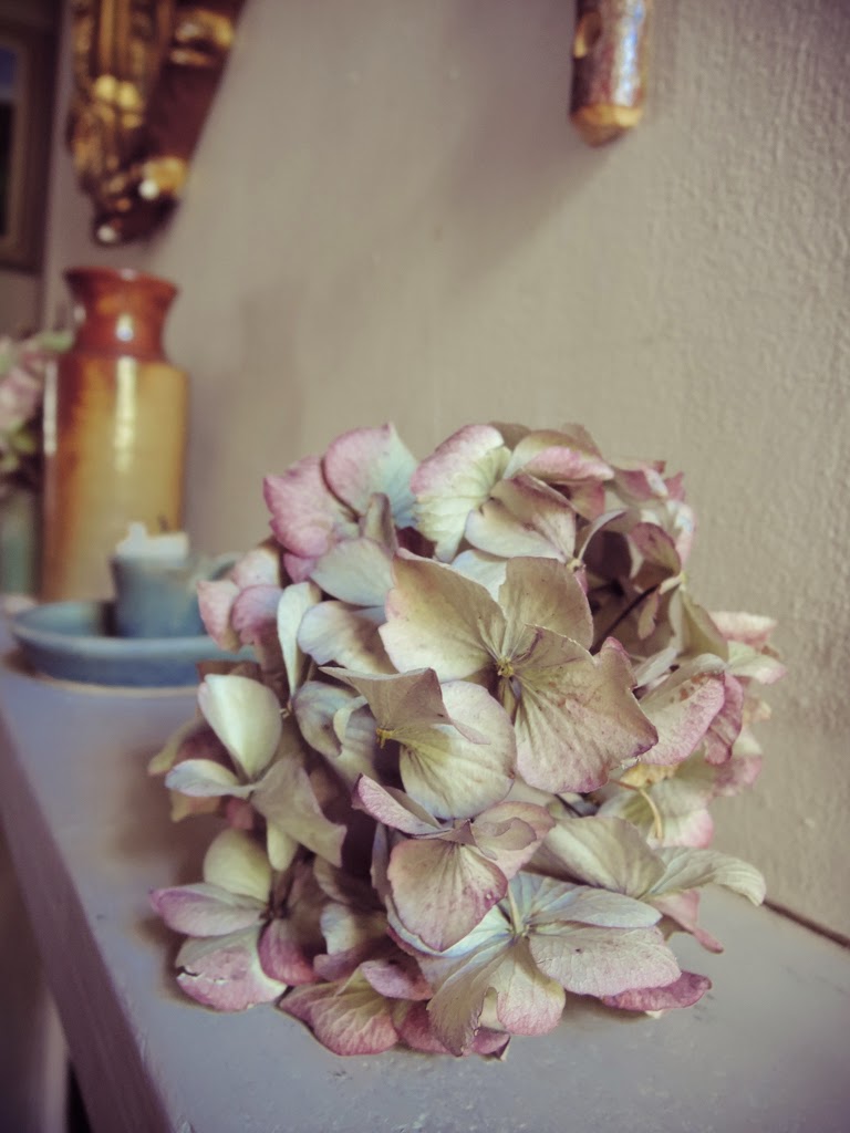 A Handmade Cottage How To Dry Hydrangea Flowers