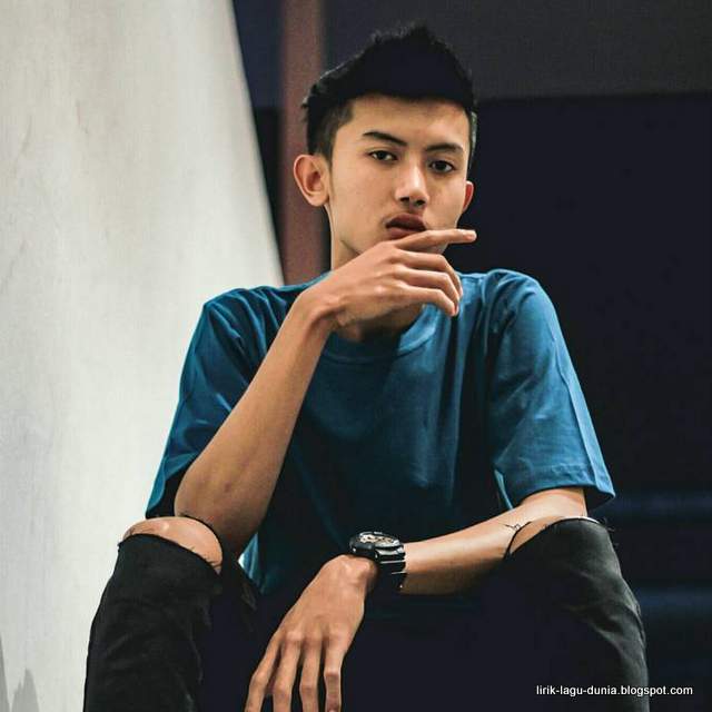 Lirik Lagu Reza Pahlevi Persibku Lirik Lagu Dunia