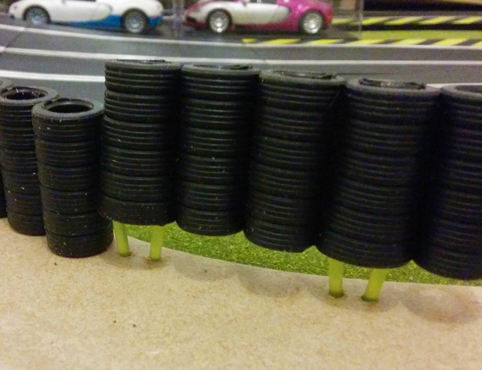 DiscoverThat Journal Tyre Walls and Borders