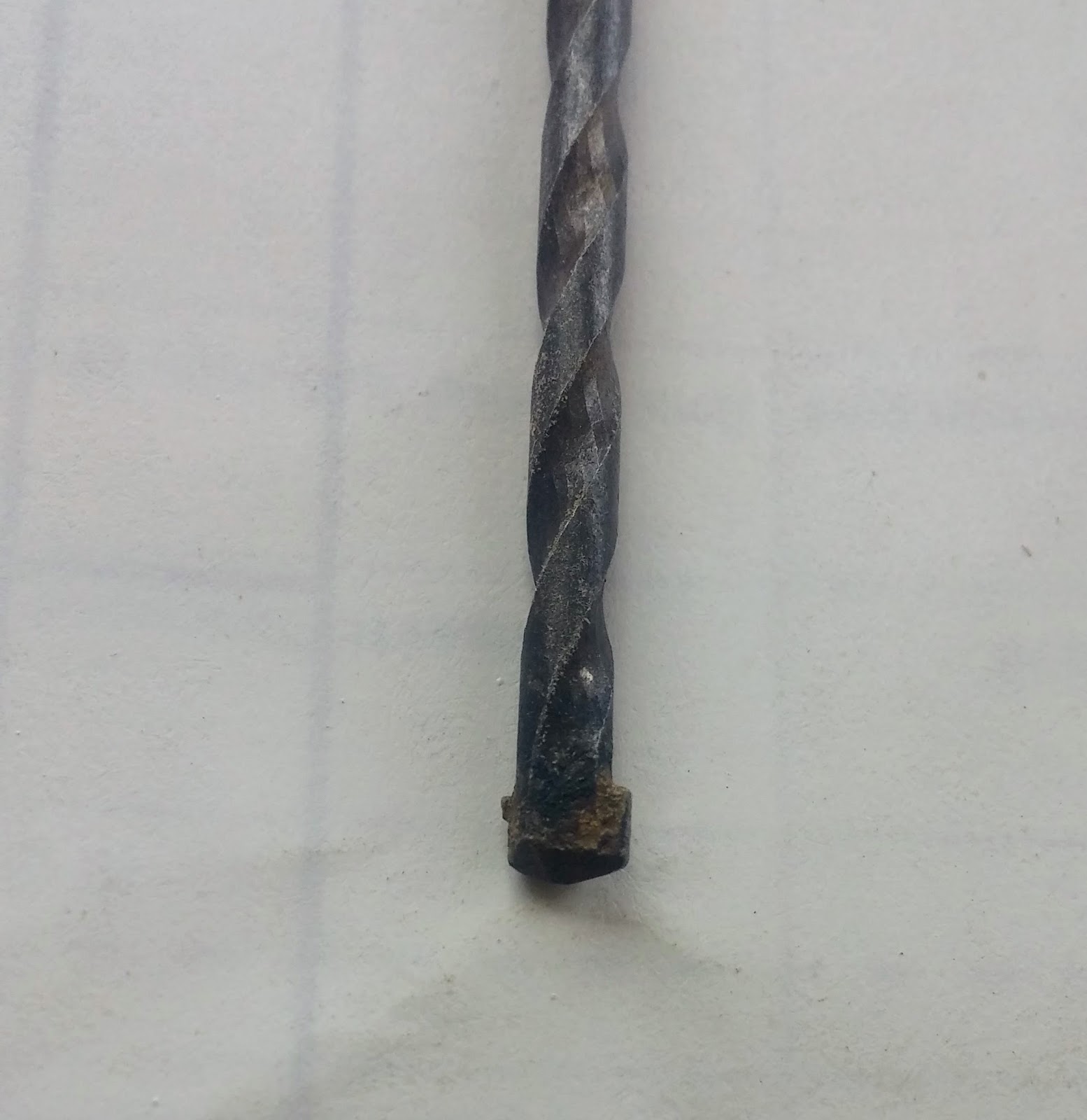 Serf DIY: Ремонт лоджии 5. Установка розеток и распаечной коробки