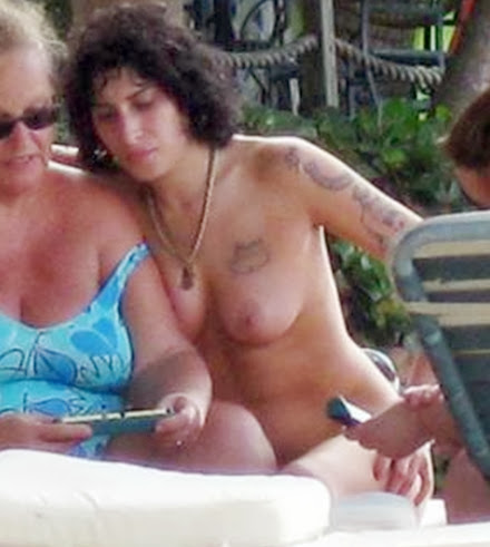 Pics naked amy whinehouse Amy Winehouse