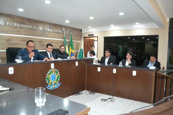 Alto do Rodrigues tem prefeito interino empossado em sessão nesta quinta – feira (8)