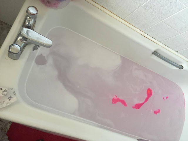 lush dazzle dazzle in the bath