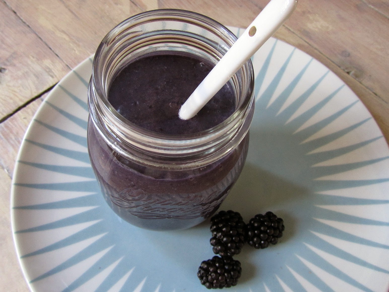 blackberry-banana smoothie