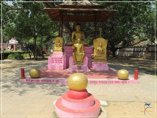 Wat Thai é um templo budista tailandês em Sarnath