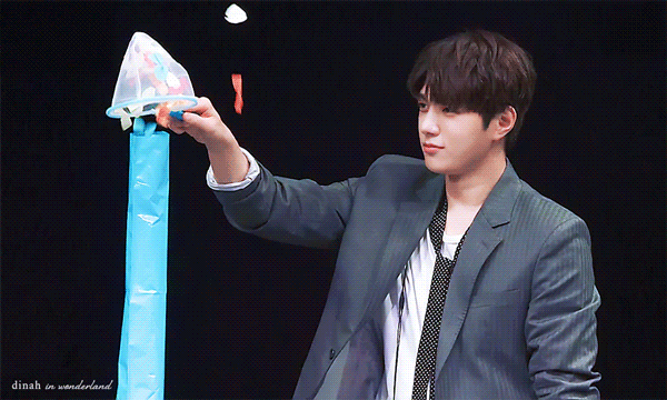 180908-JP-2nd-Fanmeeting-L08.gif