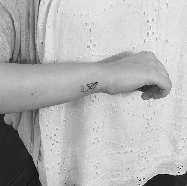 Hình xăm máy bay mini, mẫu hình xăm mini máy bay cho dân du lịch