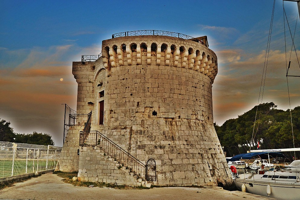 Guía de monumentos de un trotamundos stopover Torre de San Marcos de