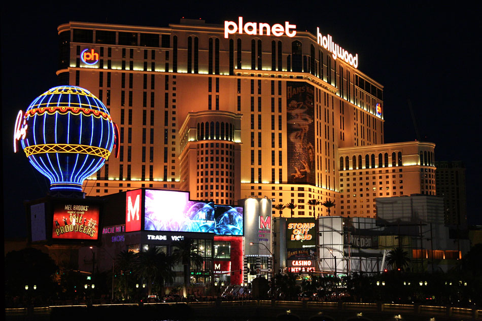 Simply Delicious Hollywood "The Vegas Show".a Must See!