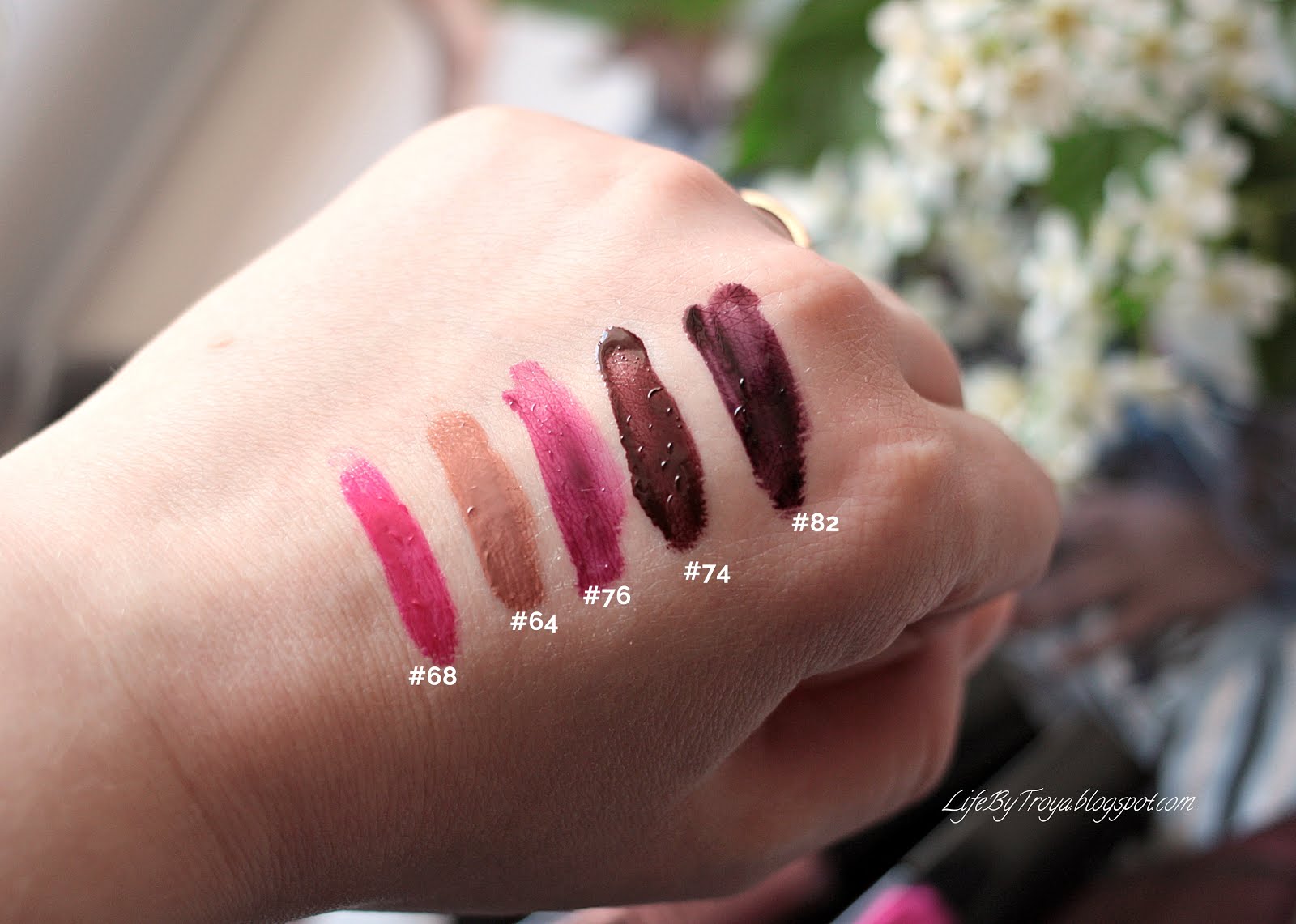 Review Maybelline Vivid Hot Lacquer 64 Unreal, 68 Sassy, 74 Retro