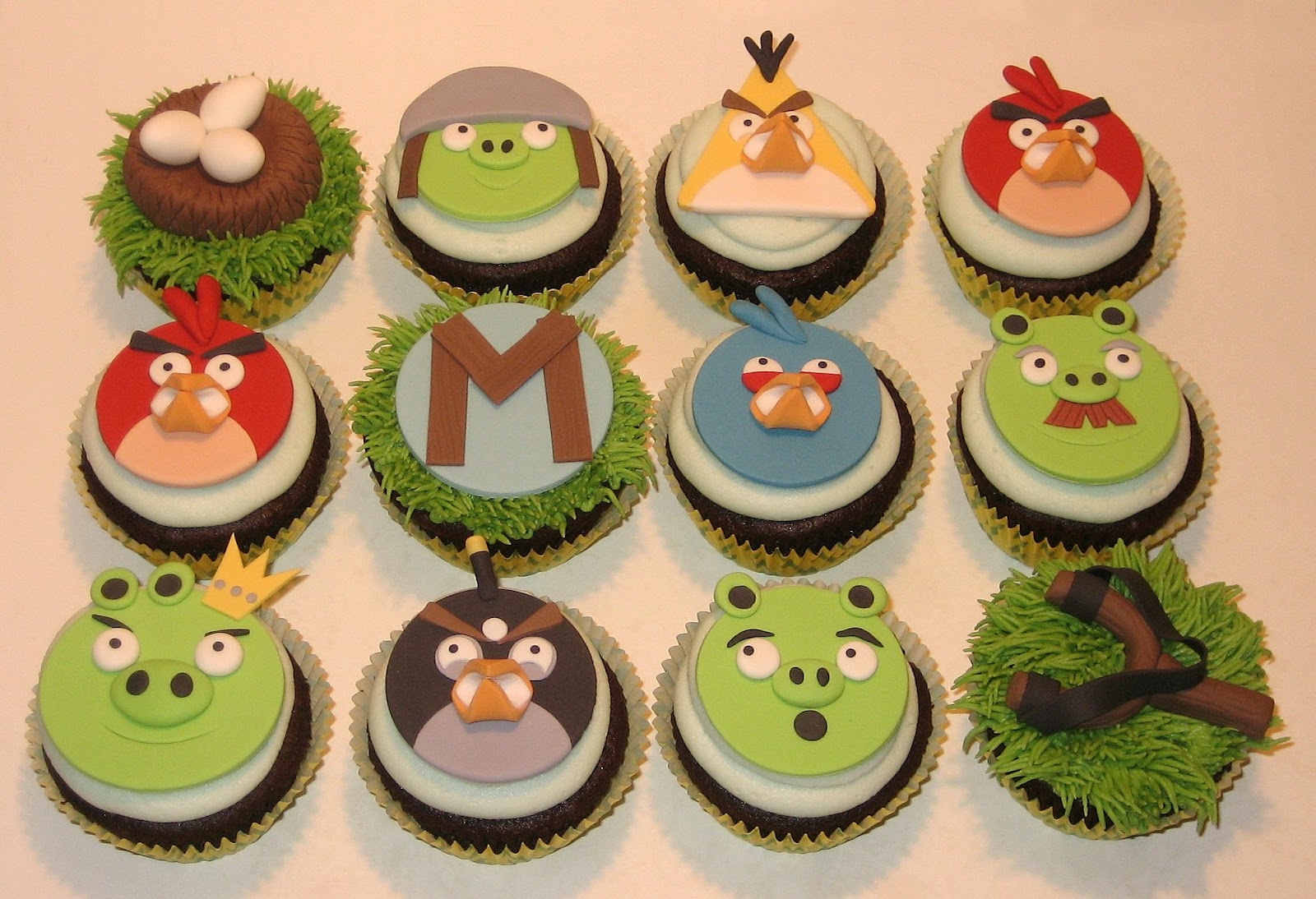 The Icing on the Cake: Angry Birds Cupcakes