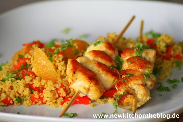 New Kitch On The Blog: Orangen-Couscous-Salat mit Safranhähnchen-Saté ...