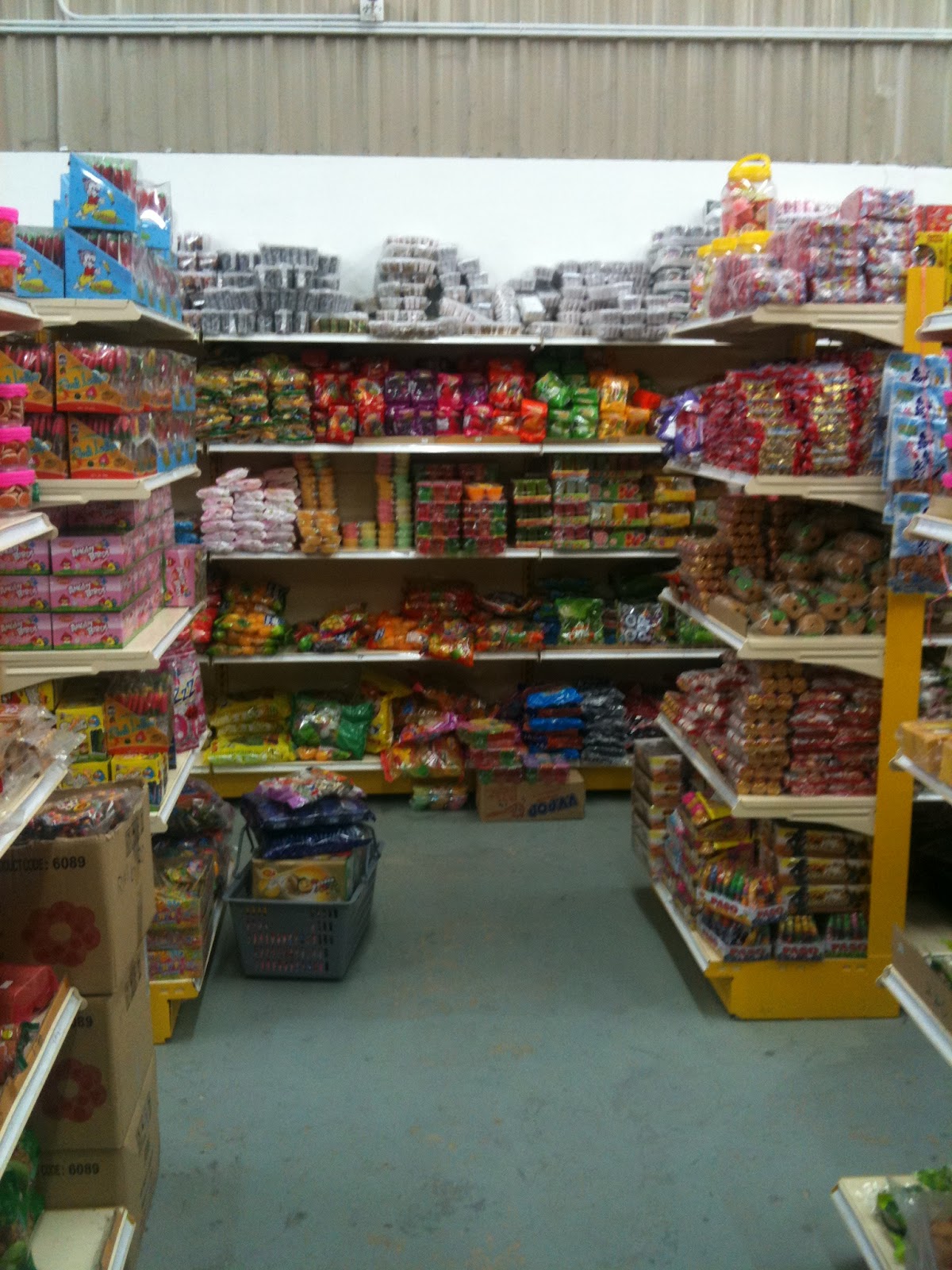 Siti Nurfariha: The Place :Kedai Borong Makanan Ringan Fantasy Jungle Food