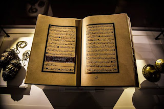 25 Ayat Al-Quran Tentang Kitab