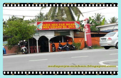 Aziz mee udang pak ngah view dari seberang jalan