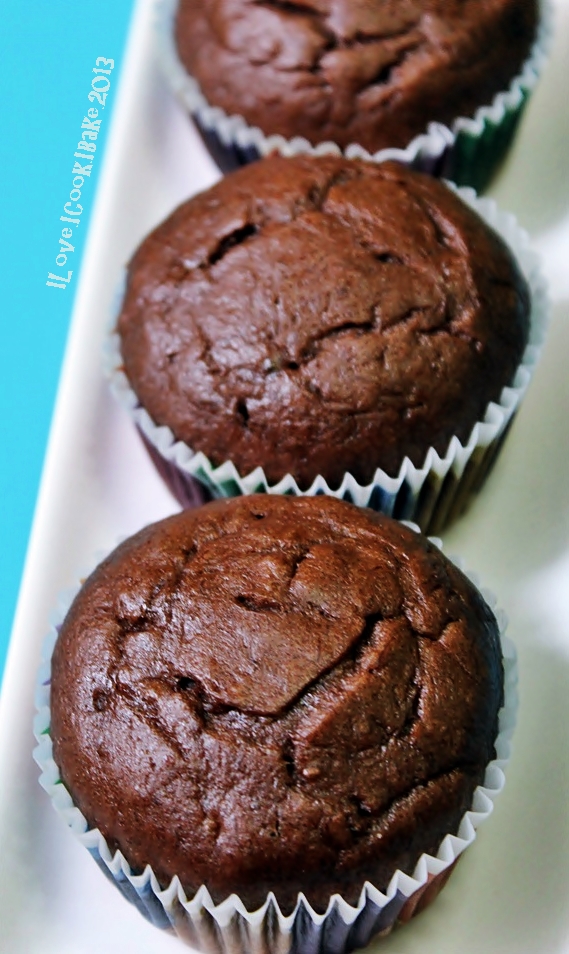 I Love. I Cook. I Bake. Chocolate Banana Muffins (Nigella Lawson)