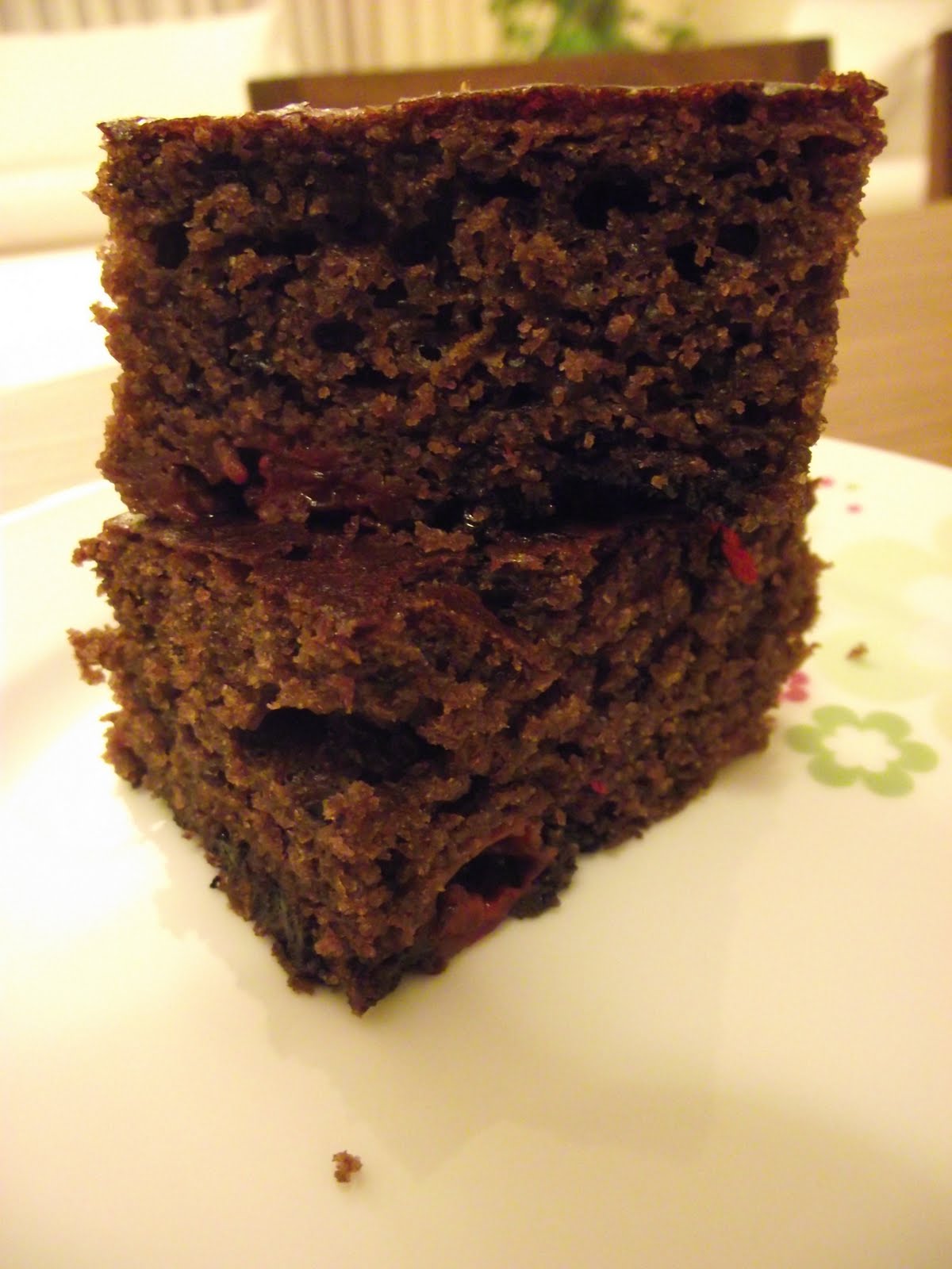 Vişneli, Çikolatalı ve Yoğurtlu Kek