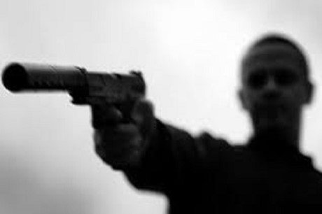 Tin tuc phap luat ngay 8/6: Ghen tuong chong giet vo roi tu tu - Anh 5