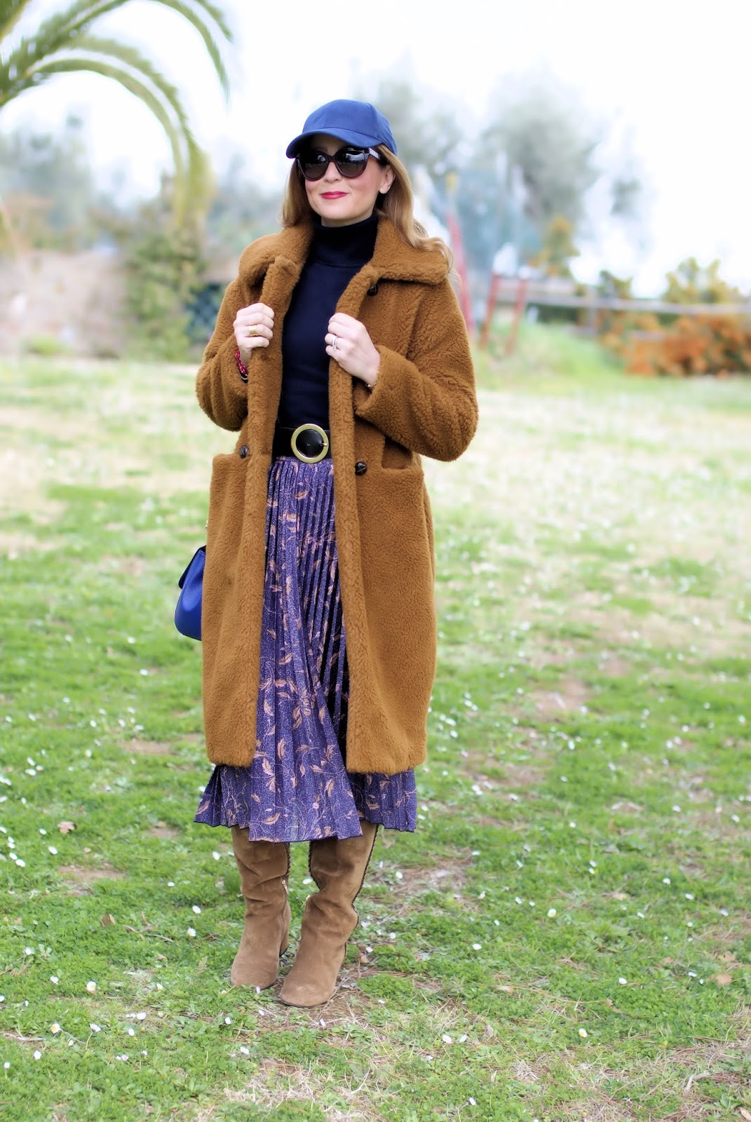 The Teddy Bear Coat trend on Fashion and Cookies international fashion blog