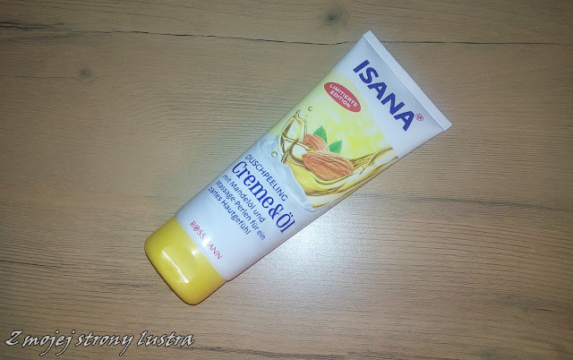 Kremowo - olejowy peeling pod prysznic z olejem migdałowym i perełkami masującymi Isana