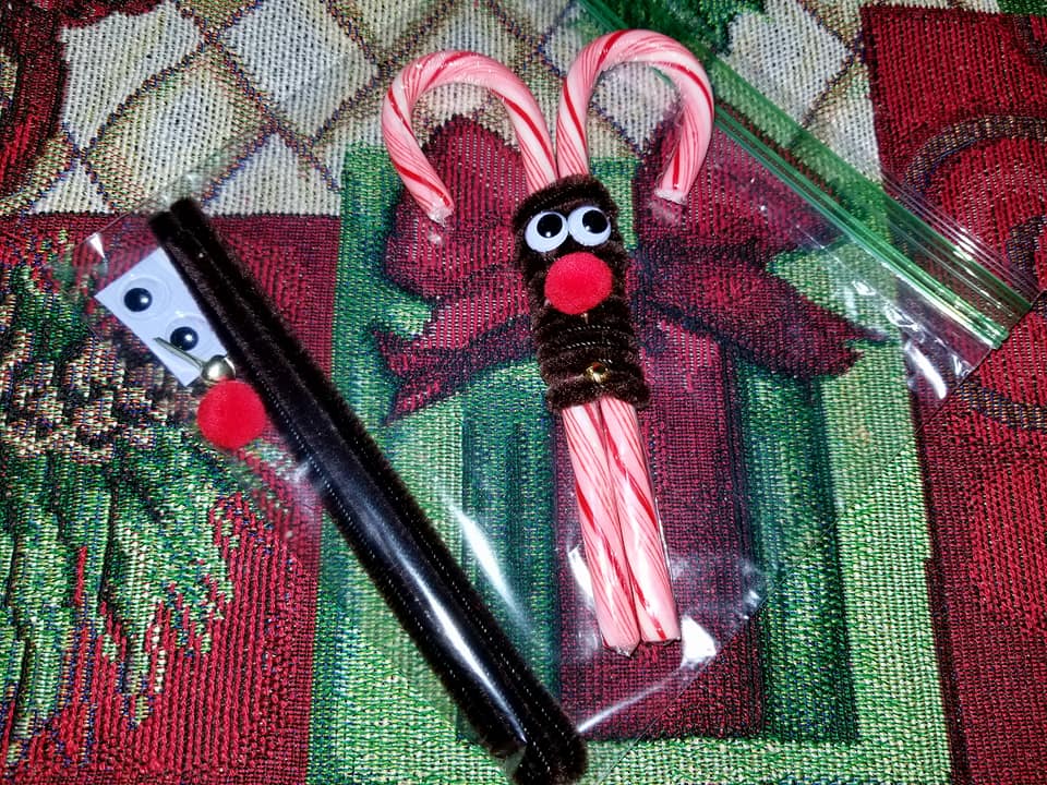 Easy Candy Cane Reindeer Craft Mommy's Block Party