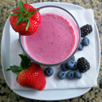 diet mixed berry smoothie
