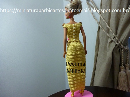 Barbie usando Vestido de Croche Com Fenda Dupla Criado Por Pecunia MillioM 7