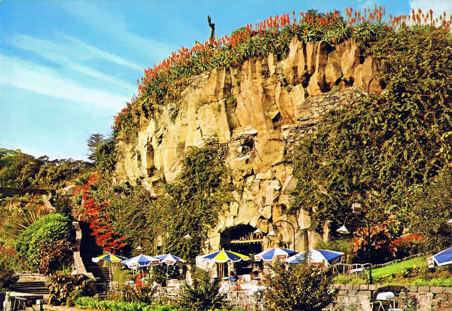 Retratos de Portugal Funchal Restaurante Típico "A Gruta"