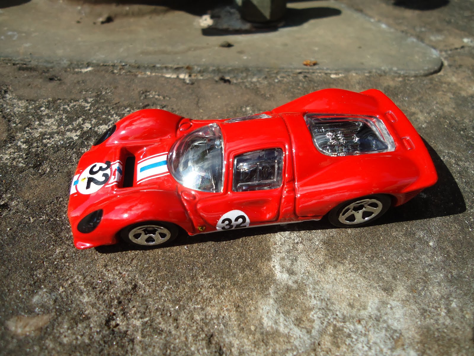 MIS COCHES DE ESCALA DE 1.60: FERRARI P4 (HOTWHEELS