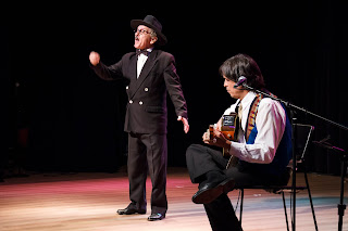 “Fernando Pessoa” celebra 20 anos de prosa, poesia, teatro e música “Fernando Pessoa” celebra 20 anos de prosa, poesia, teatro e música