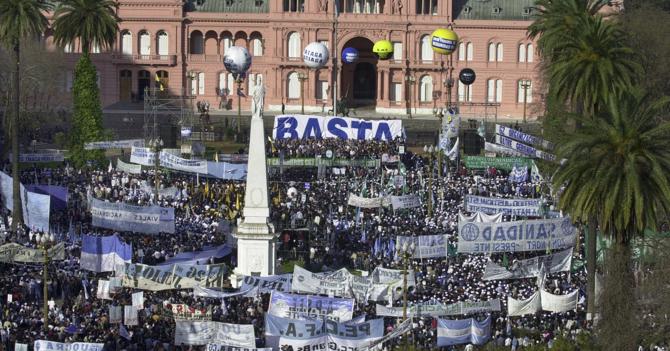 I Politici "alzamano" le somiglianze europee con la crisi argentina del