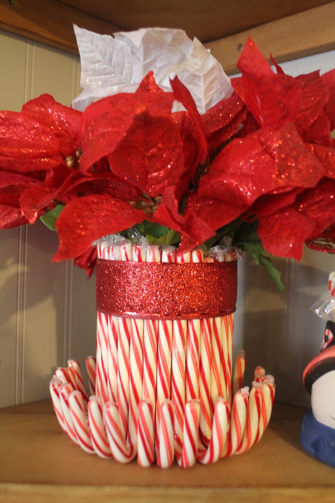 Easy and Elegant Candy Cane Vase